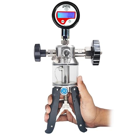 High Pressure Hydraulic Hand Pump Calibrator Range: 0 to 600 Kg/Cm2 with Pressure Gauge (Range: 0-700 bar) for Calibration Labs, Field Calibration Model: AI-DPI-2300