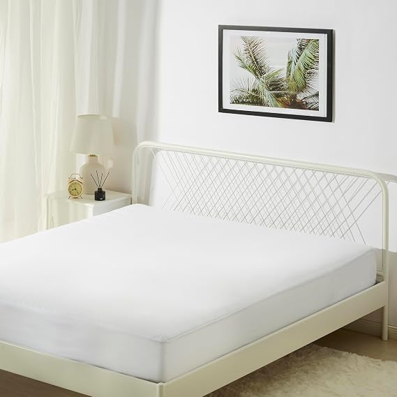 Amazon Basics Waterproof Mattress Protector Cover with Zip for 180 cm Beds – Anti Bed Bug and Mite Mattress Cover, 180 x 200 x 30 cm, White